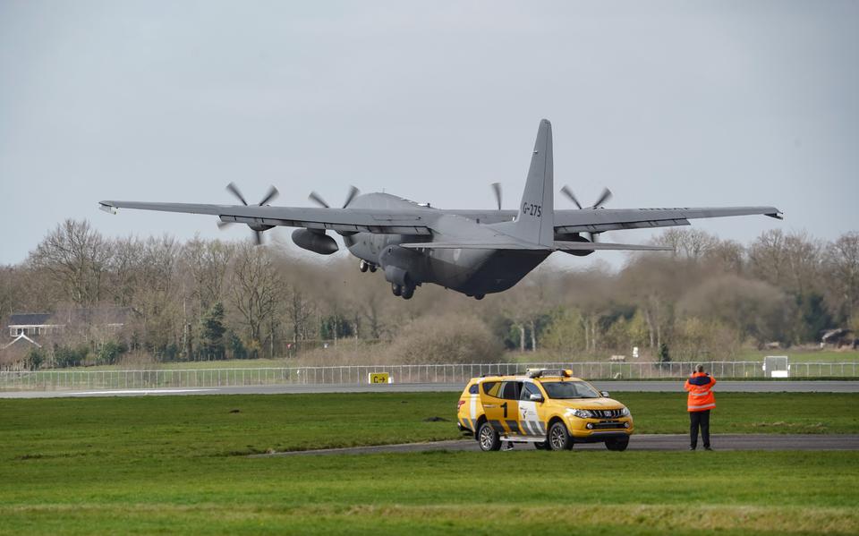De Hercules tijdens de 'go' vanaf Groningen Airport Eelde.
