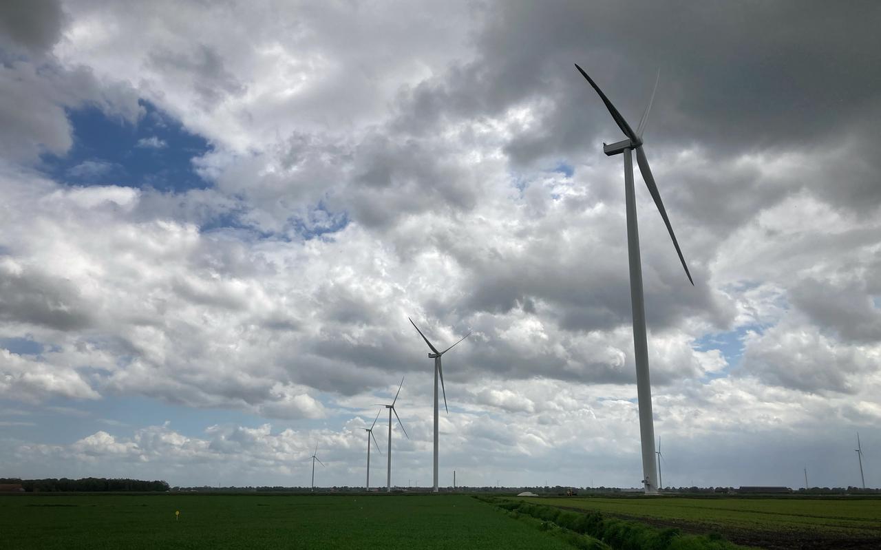Windturbines Drentse Monden en Oostermoer bij Nieuwediep.