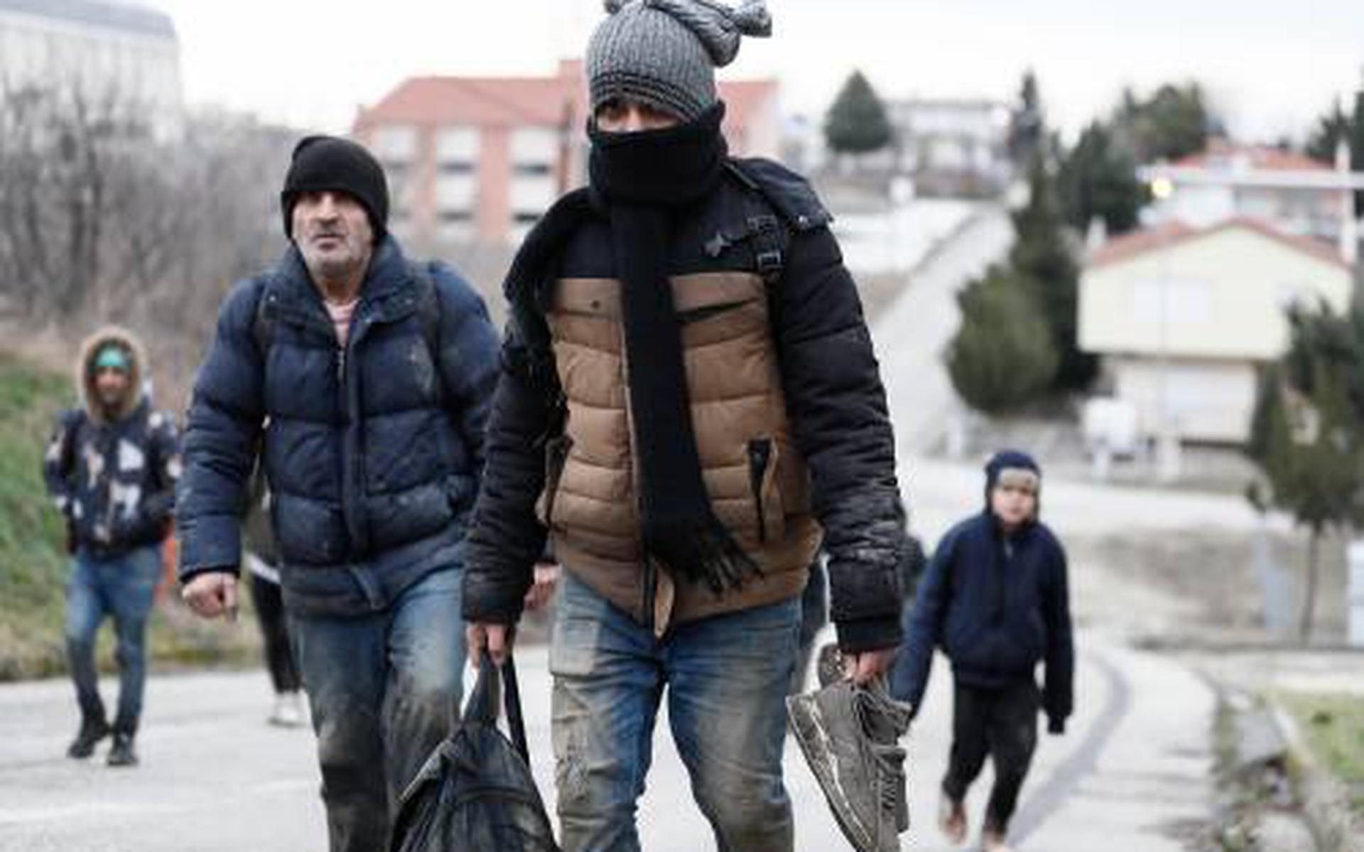 Griekse Politie Arresteert Tientallen Migranten - Dagblad Van Het Noorden