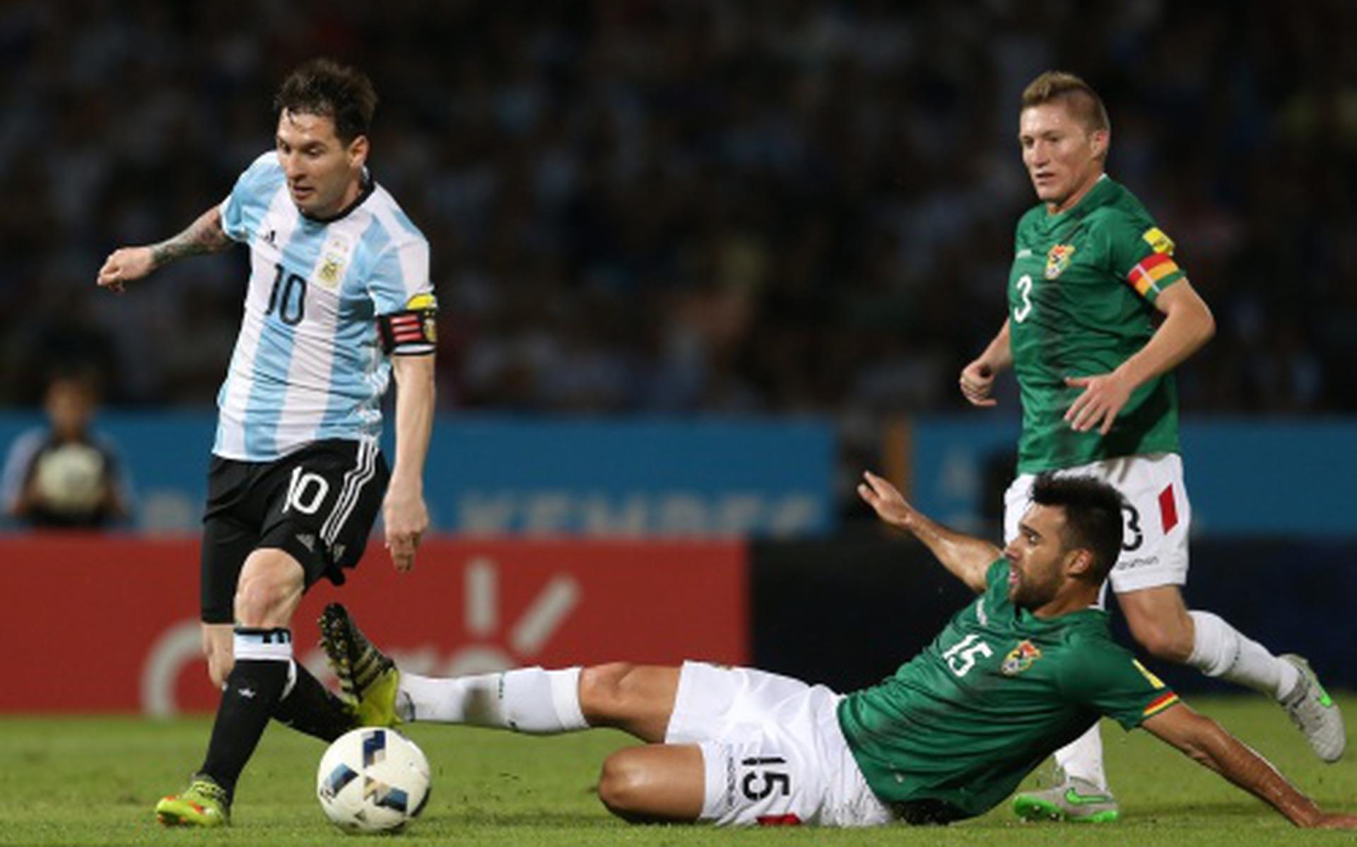 Argentinië wint, Uruguay aan kop