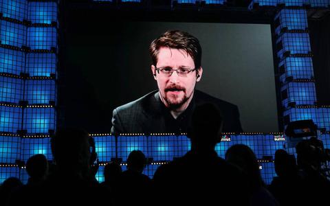 Poetin verleent klokkenluider Snowden Russisch staatsburgerschap