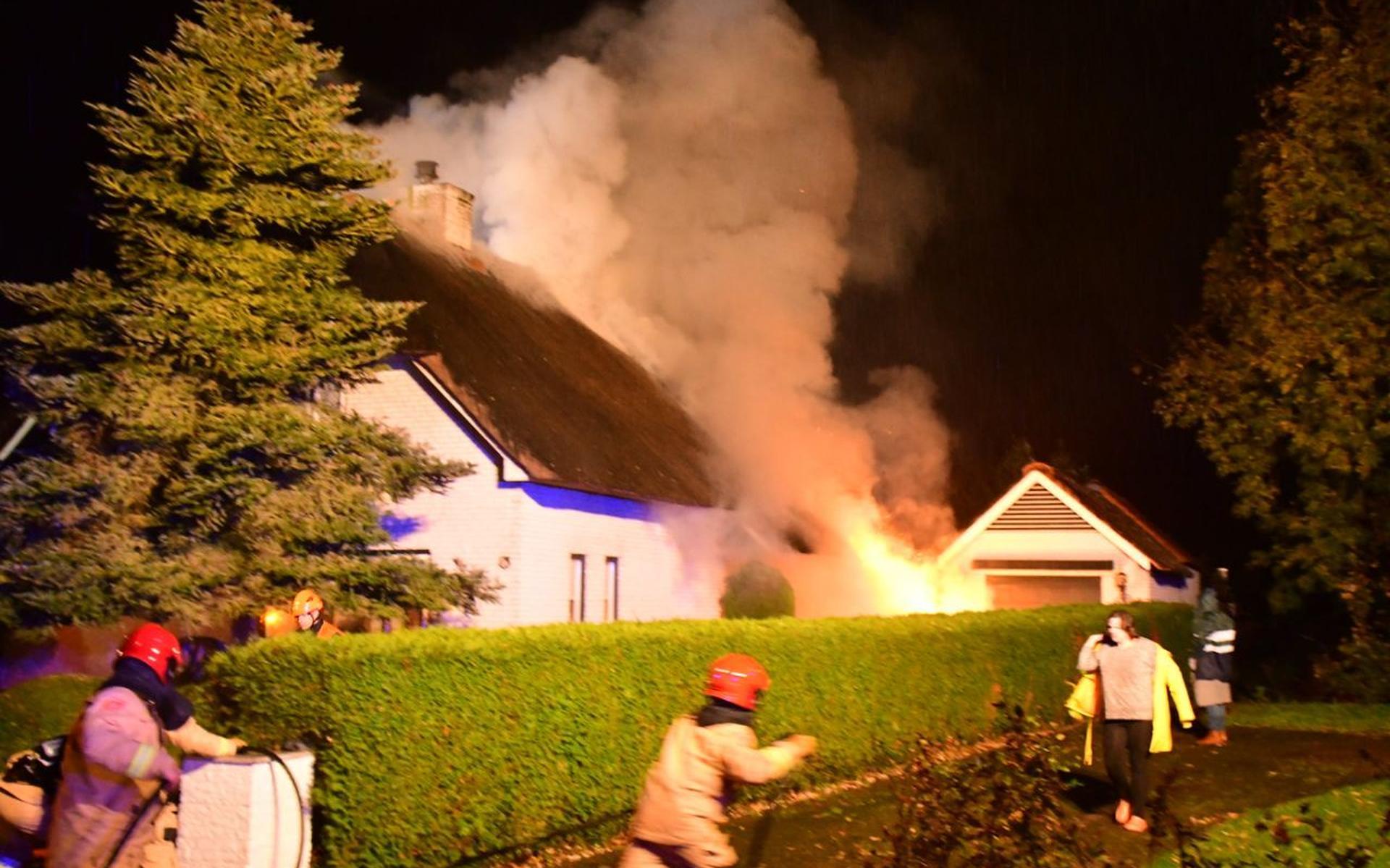 Uitslaande brand in Holwierde; Bewoners veilig