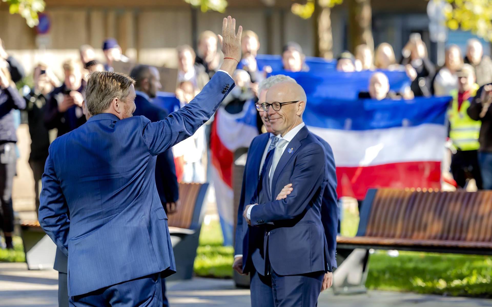 Koning Willem-Alexander uitgejouwd tijdens opening Radboudumc