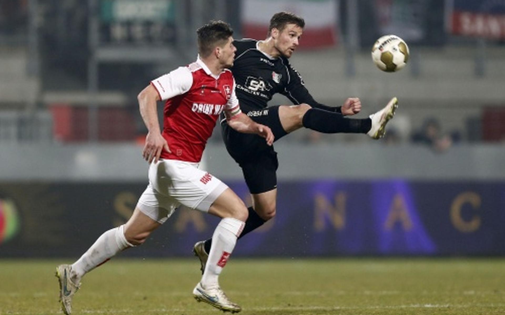 Santos kan ook spelen tegen Ajax