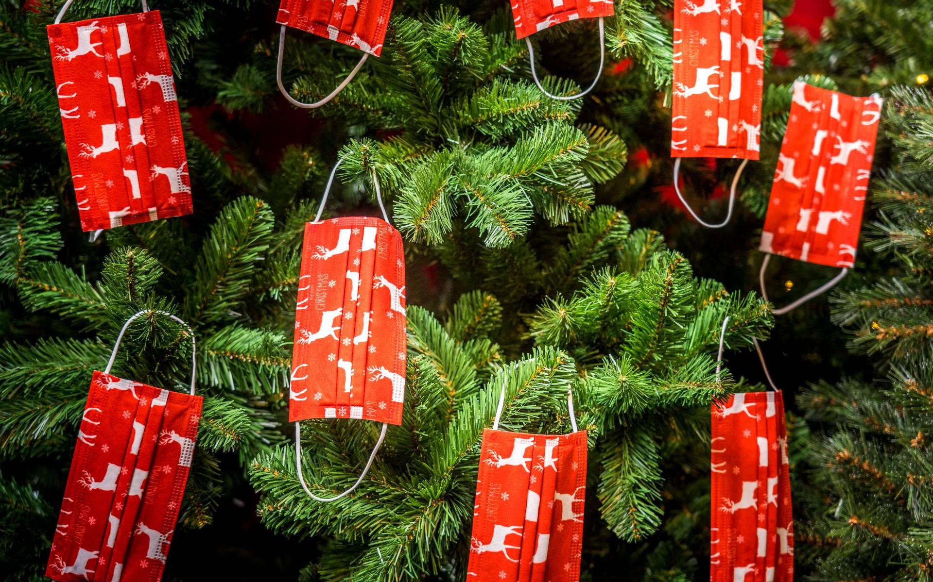 Kerstbomen- en spullen dit jaar weer erg populair'' Dagblad van het Noorden