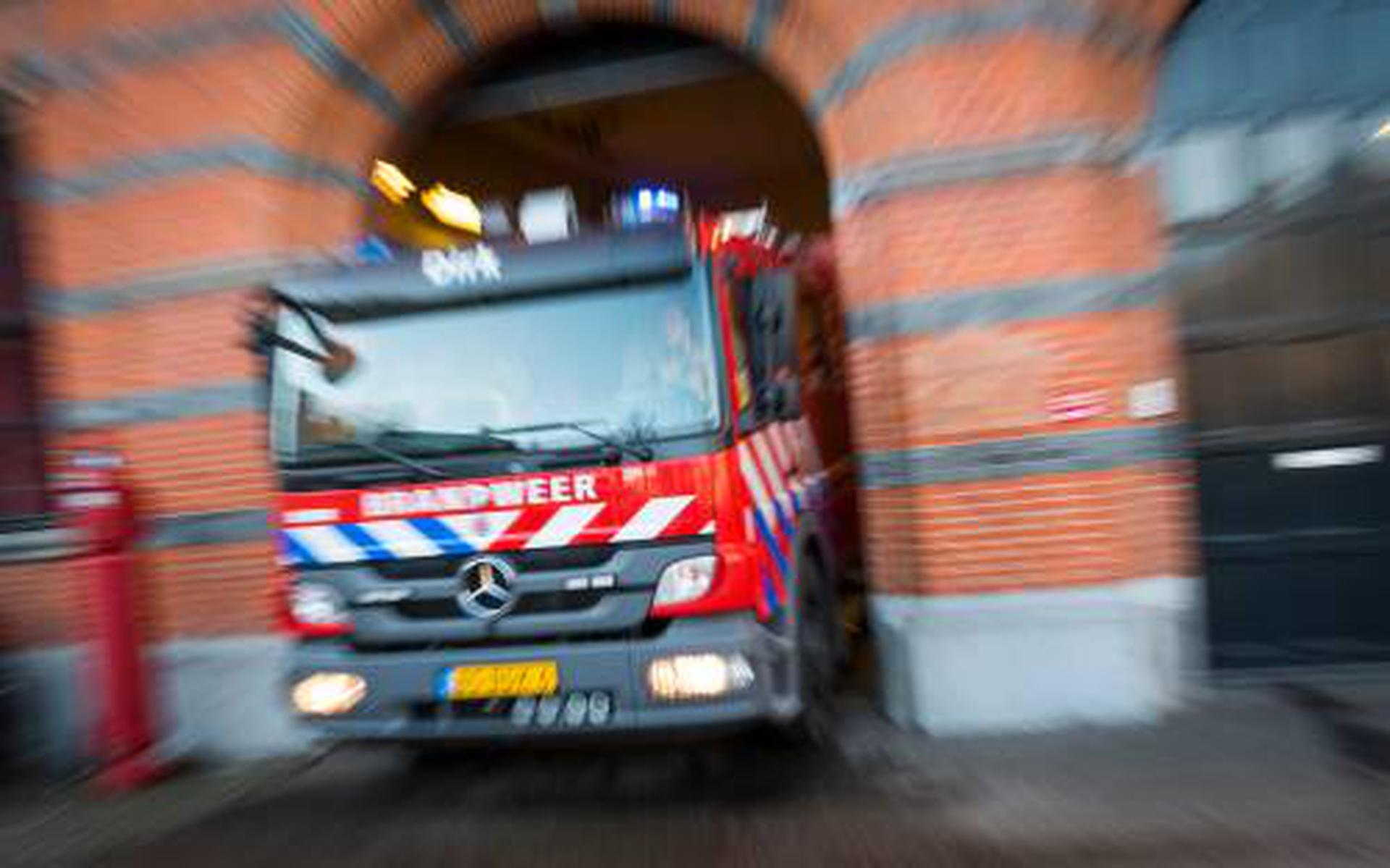 Brandweer mogelijk nog hele dag druk met brand Zoetermeer - Dagblad van ...