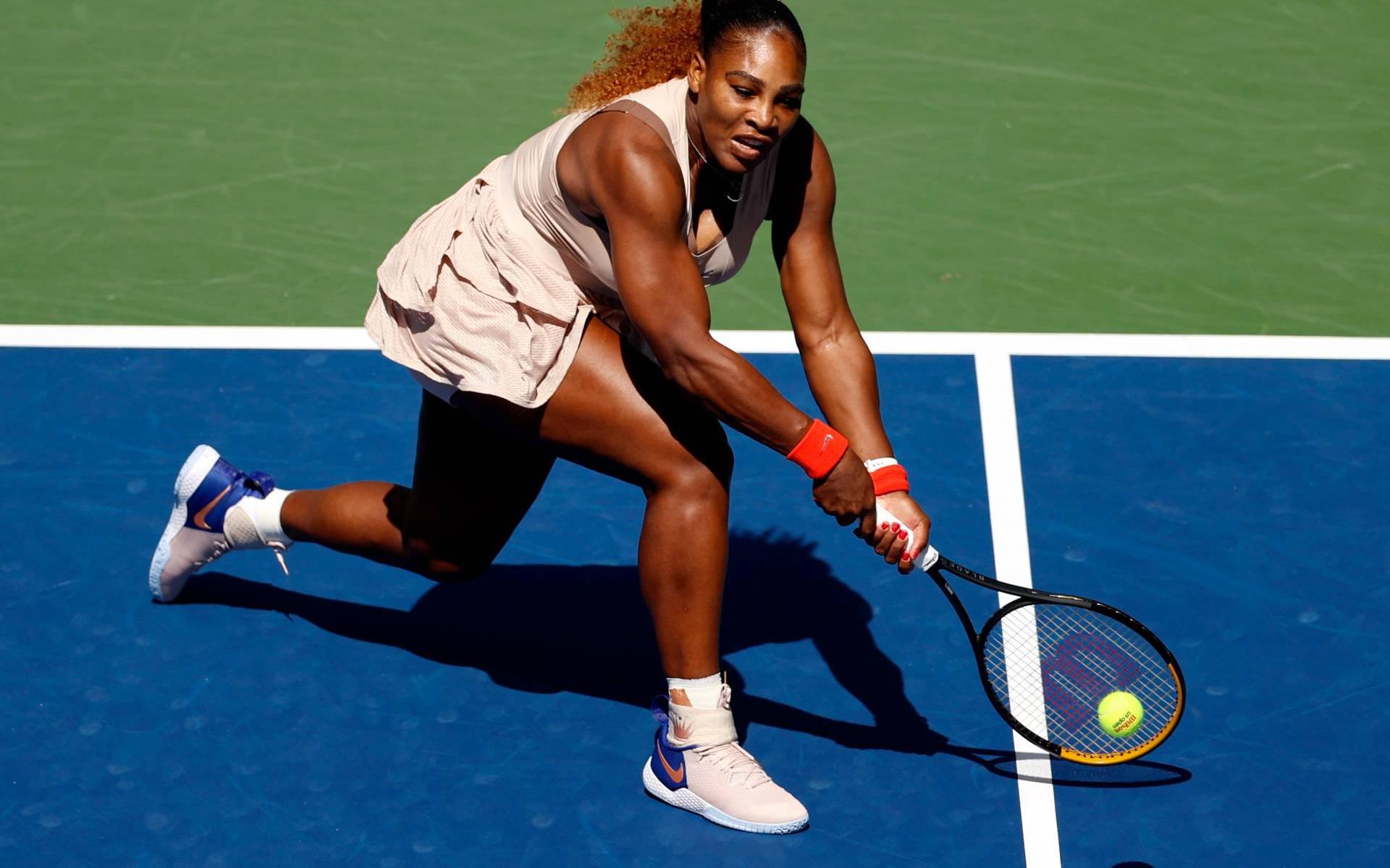 Serena Williams wint in New York nu wel van Sakkari