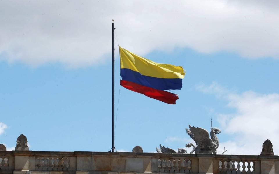 Voormalige aanvoerder van Colombia Rincón overleden na ongeval. Voormalige aanvoerder van Colombia Rincón overleden na ongeval.