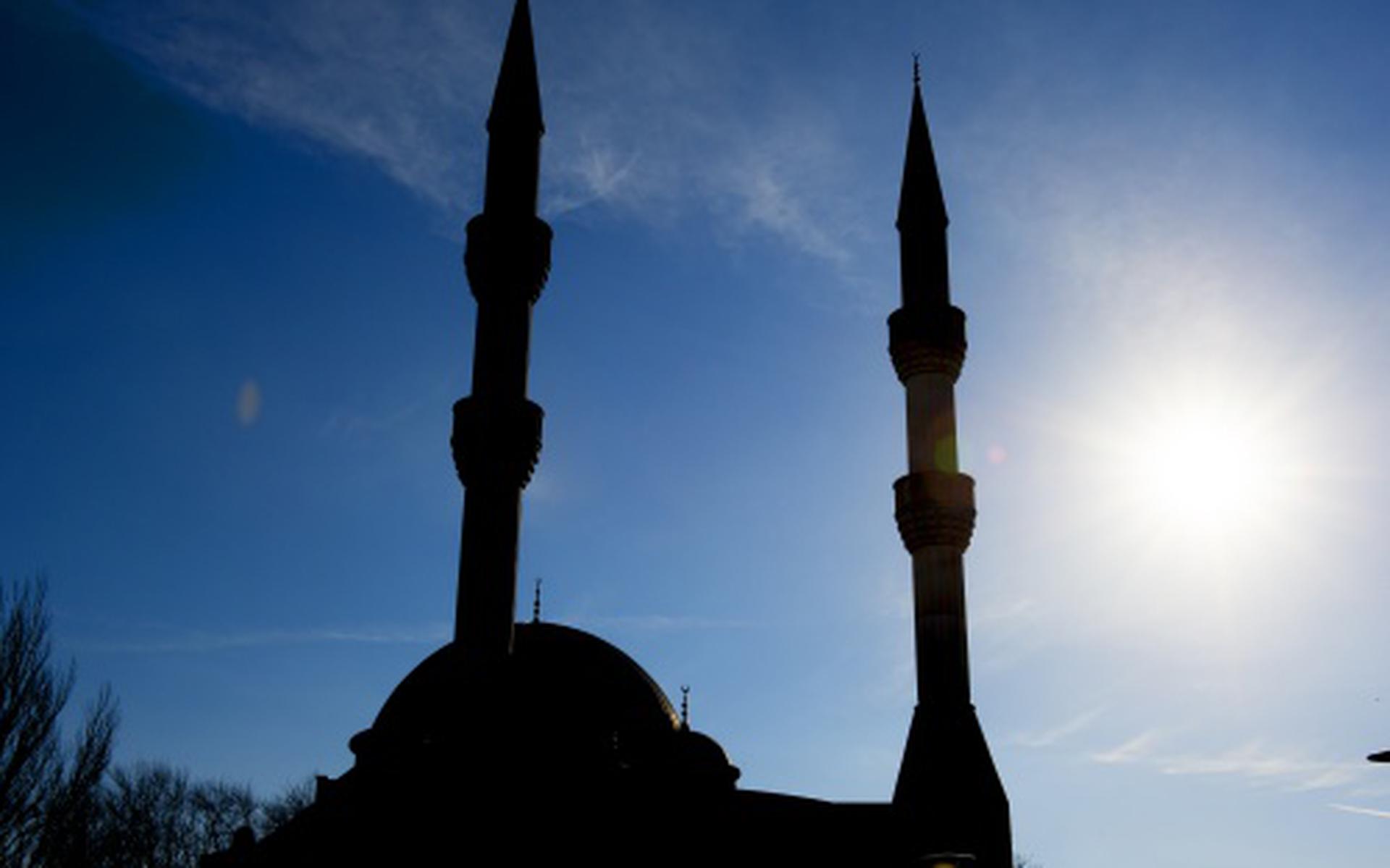 Omwonenden moskee testen geluid gebedsoproep