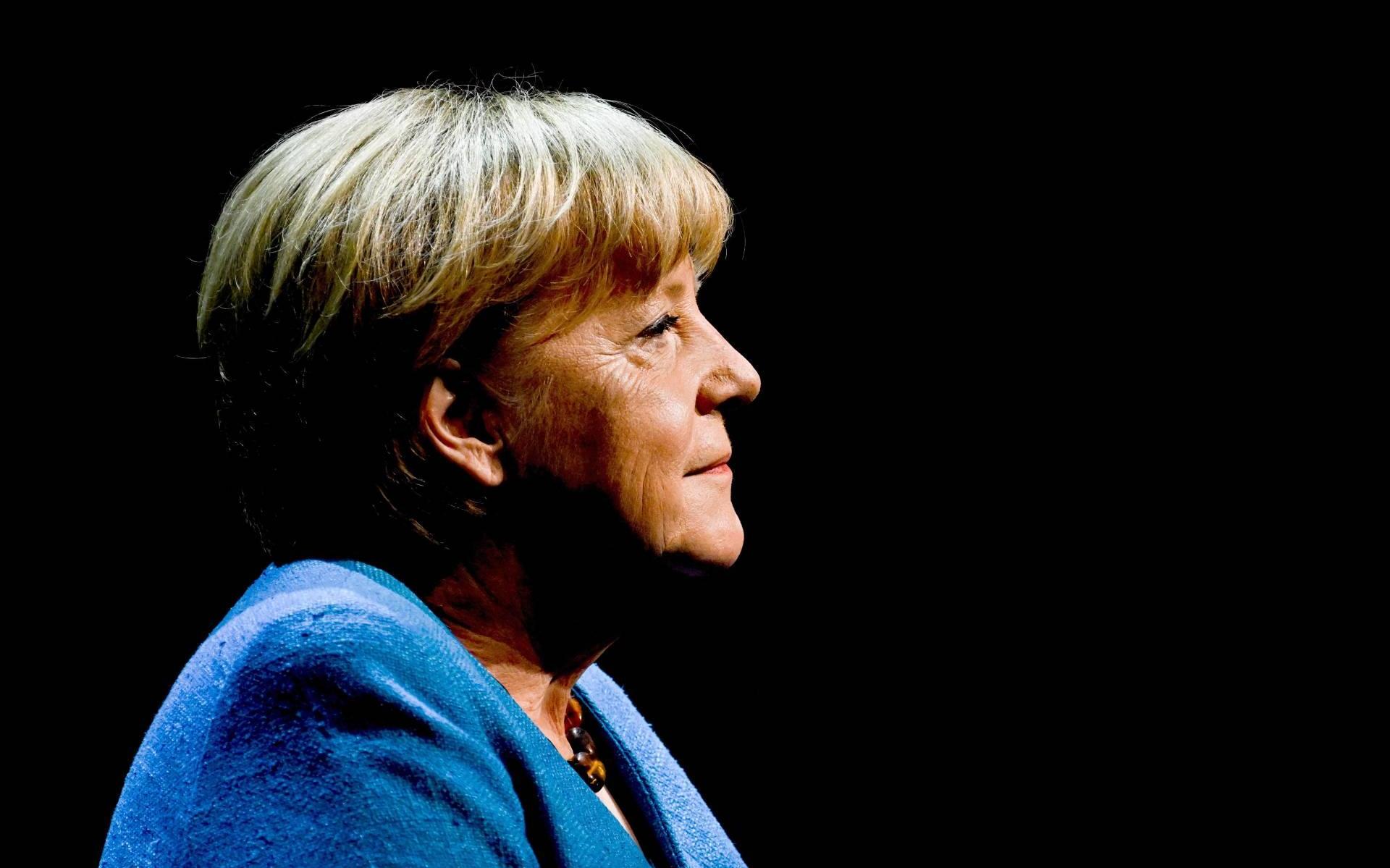 Merkel verdedigt Oekraïne-beleid in televisie-interview - Dagblad van het Noorden