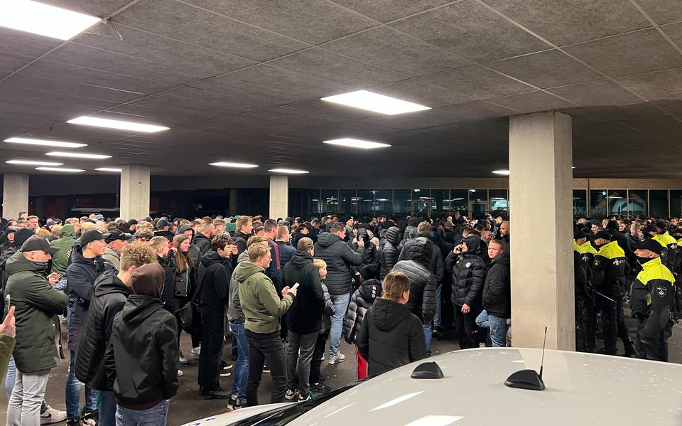 Grimmige sfeer rondom de Euroborg na verlies bekerduel FC Groningen van Spakenburg.