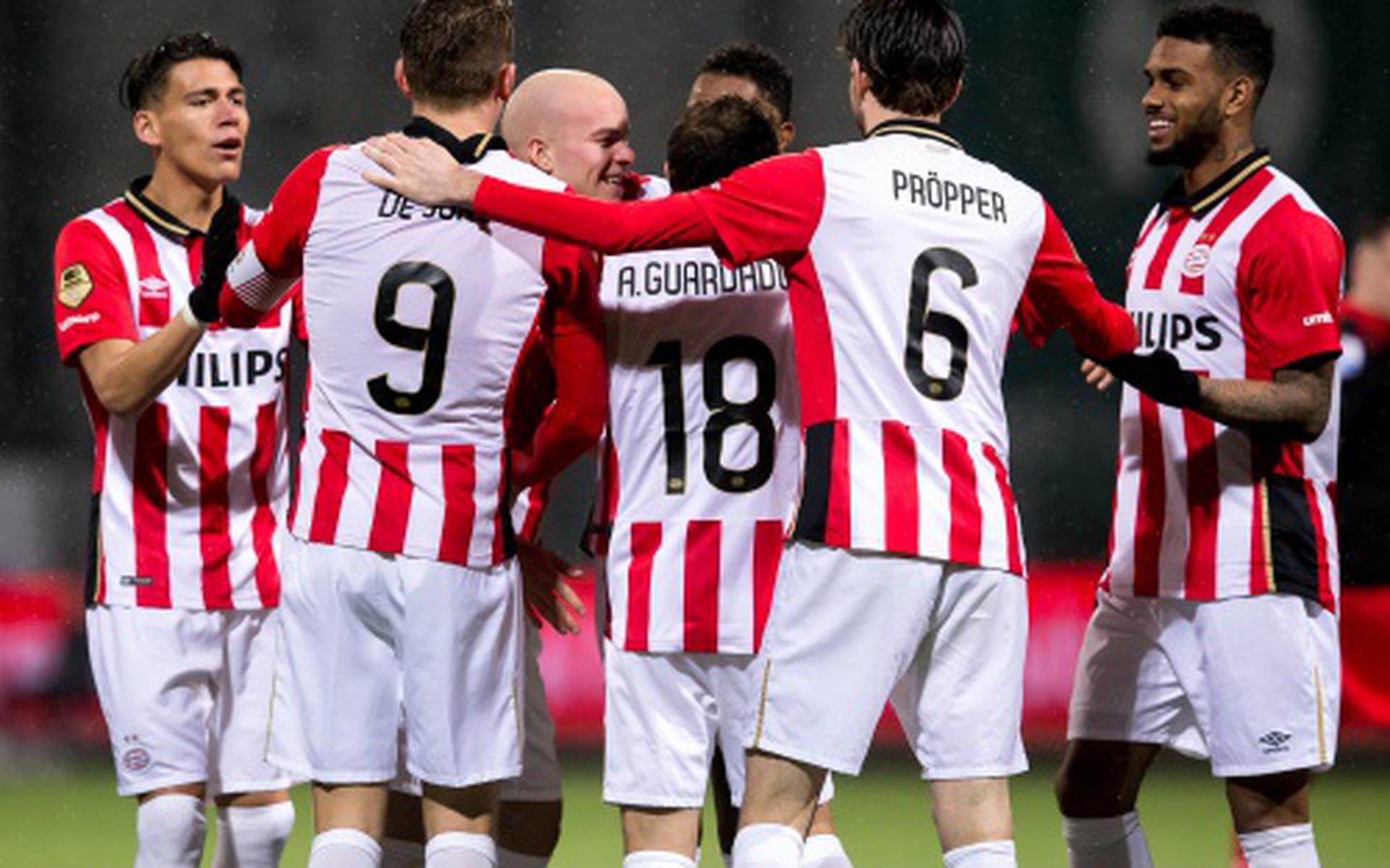 PSV blijft kalm tegen Excelsior