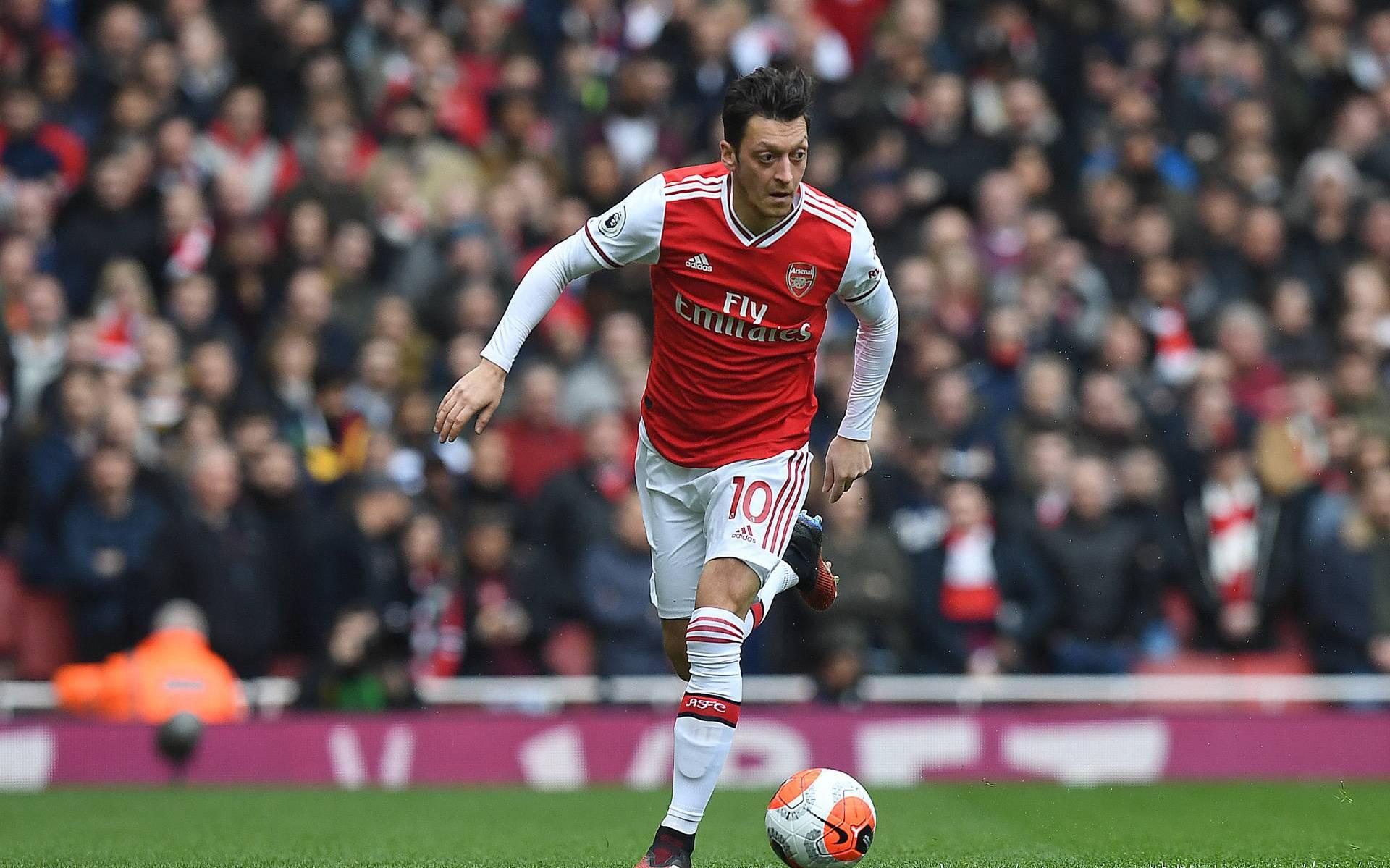 Özil wil contract bij Arsenal uitdienen