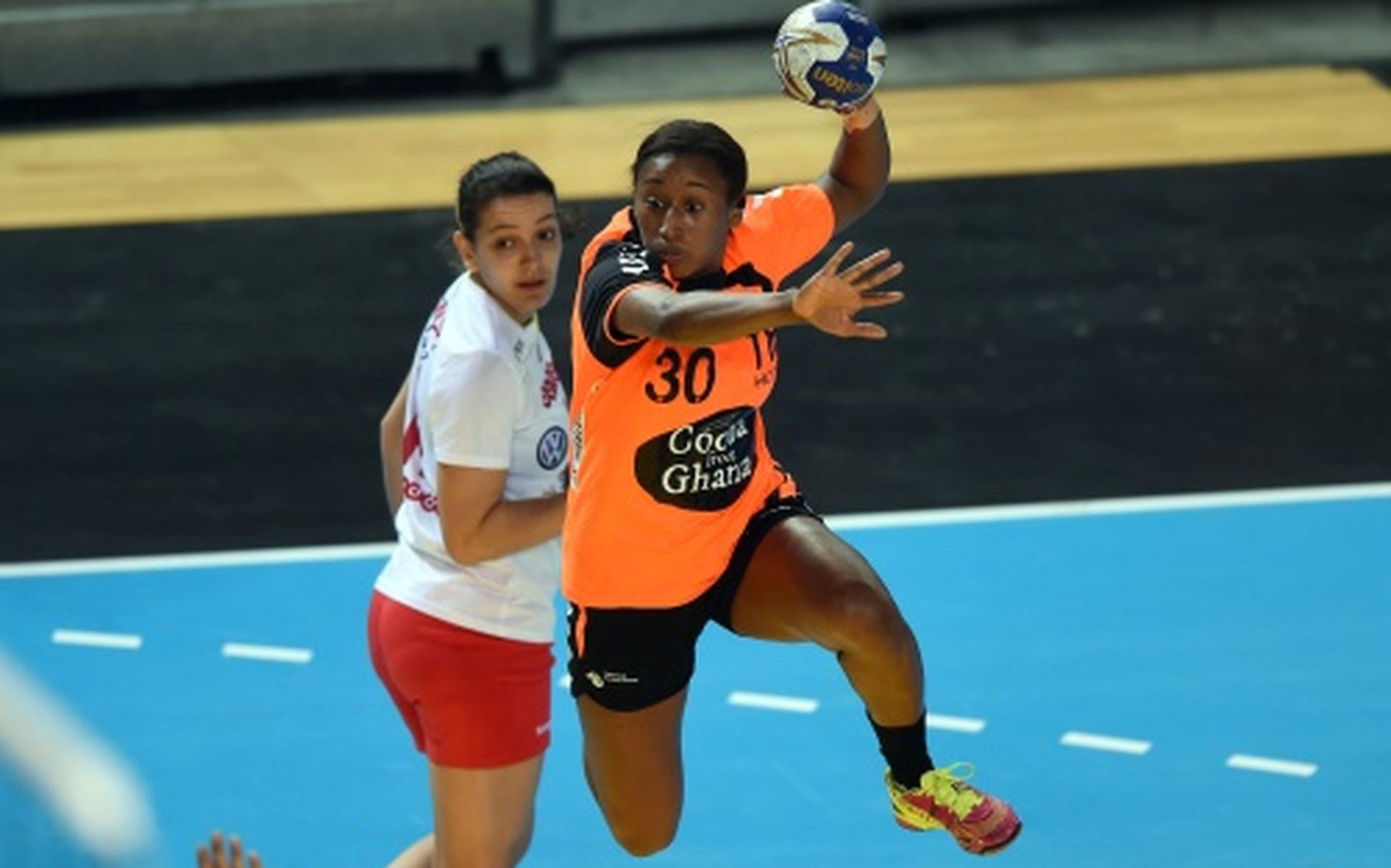 Handbalsters ronden OKT in stijl af