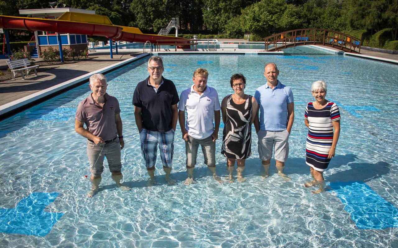 De vrijwilligers die zwembad De Horsten in de benen houden in 2018. Vlnr Eltje Toutenhoofd, Ben Schomaker, Bert Schulte, Diana Schoo, Henk Schlimbach en Anita Boxem.