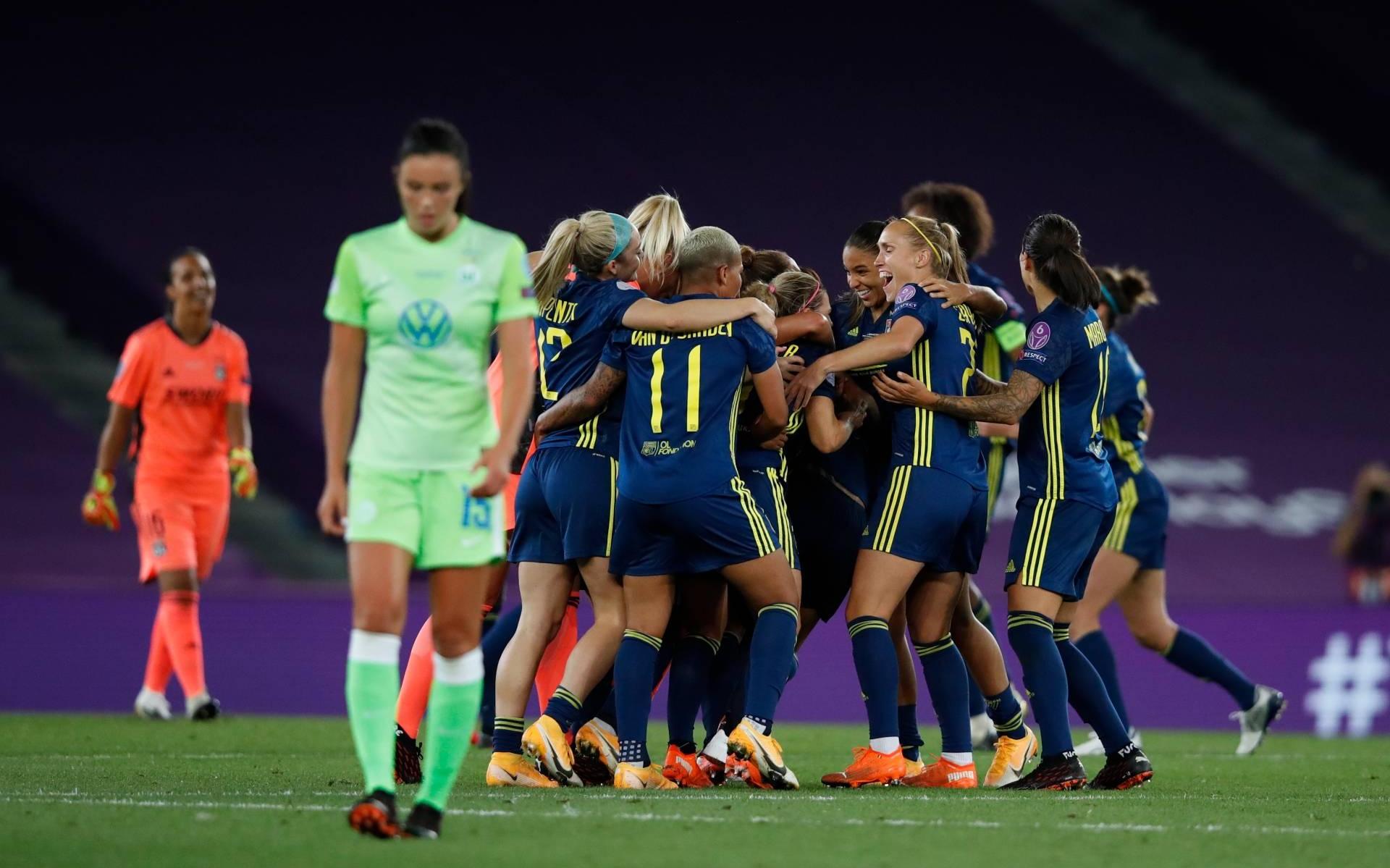 Van de Sanden prolongeert met Lyon titel in Champions League