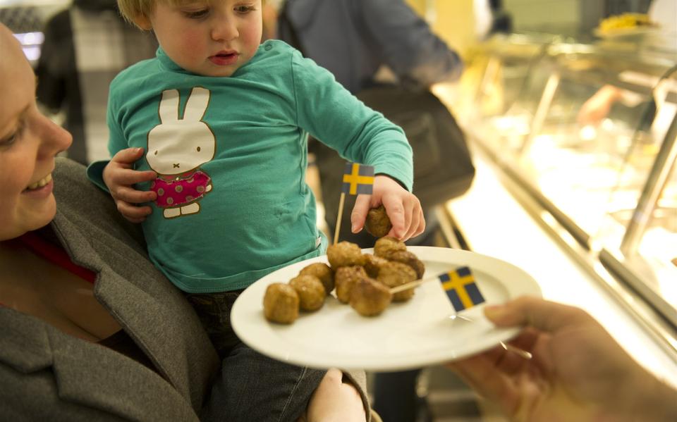 De Zweedse gehaktballetjes van Ikea zijn minstens zo populair als het 1 euro-ontbijtje. Foto: ANP/Marcel Antonisse