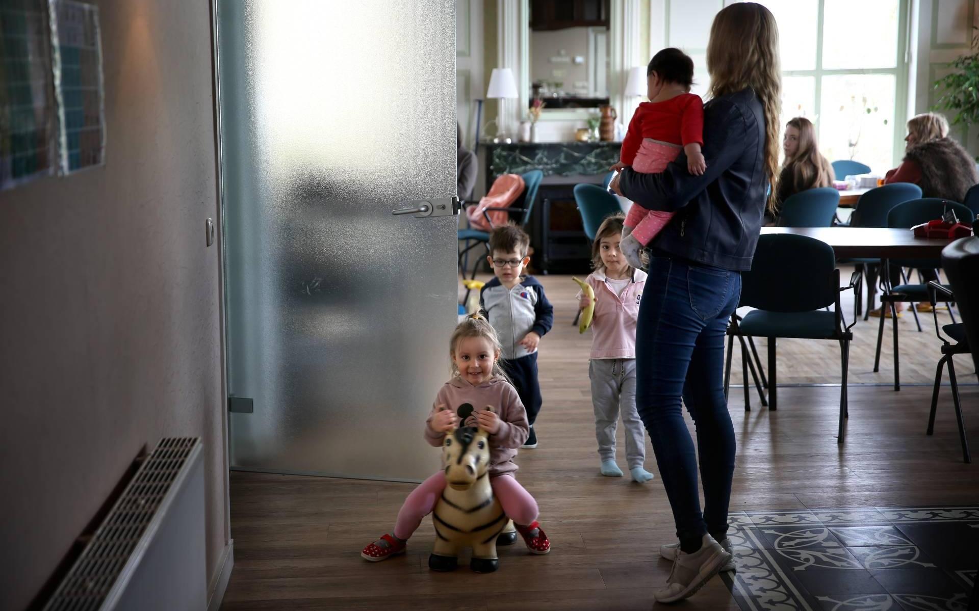 Aantal in Nederland geregistreerde Oekraïners richting 64.000 - Dagblad van het Noorden