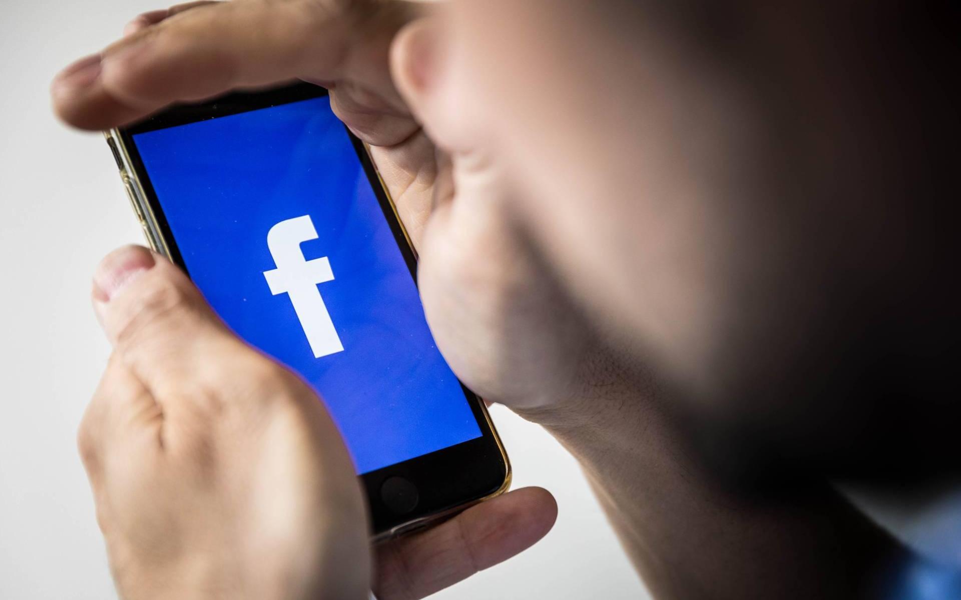 Maatregelen Facebook tegen milities en complotdenkersgroep VS