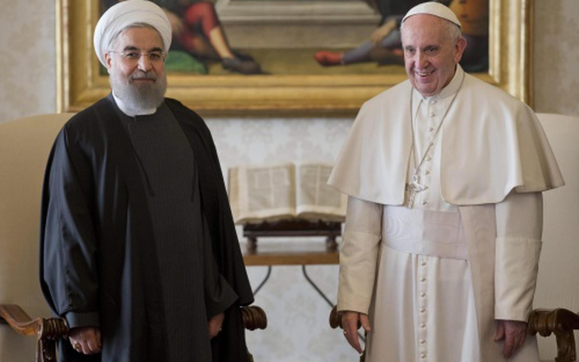 Paus bedeelt Iran met belangrijke rol