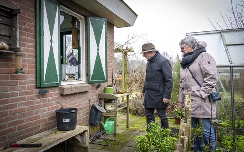 Bij amateur tuinders vereniging Oranjebond in Assen zijn eind vorige week vernielingen gepleegd. Met name ramen van tuinhuisjes zijn kapot gegooid.