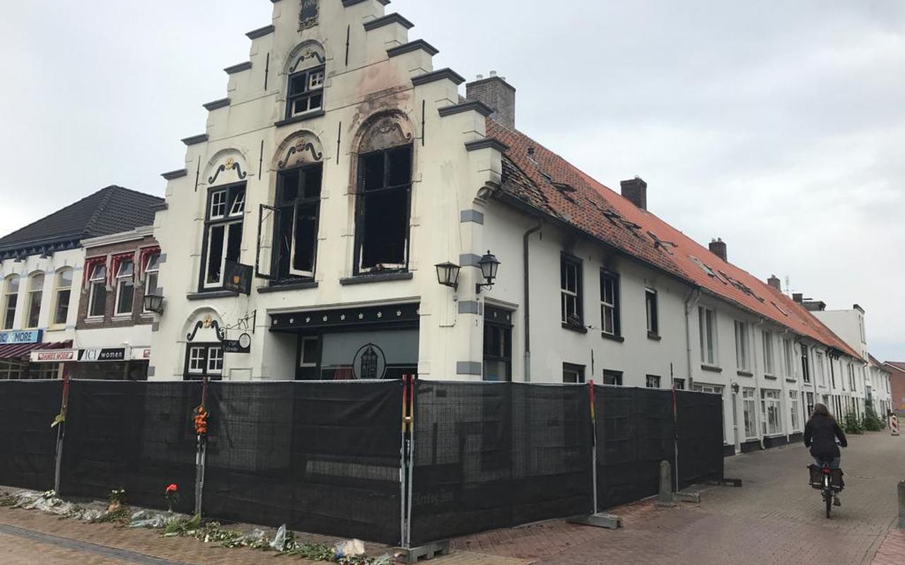 Café 't Geveltje in Coevorden brandde in de nacht van 31 mei op 1 juni 2020 af. Café 't Geveltje in Coevorden brandde in de nacht van 31 mei op 1 juni 2020 af.