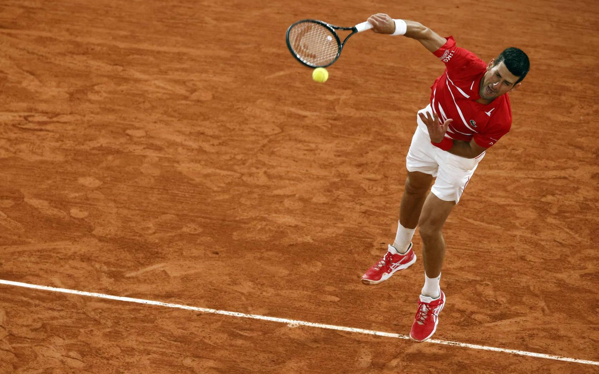 Djokovic zonder setverlies naar laatste acht Roland Garros