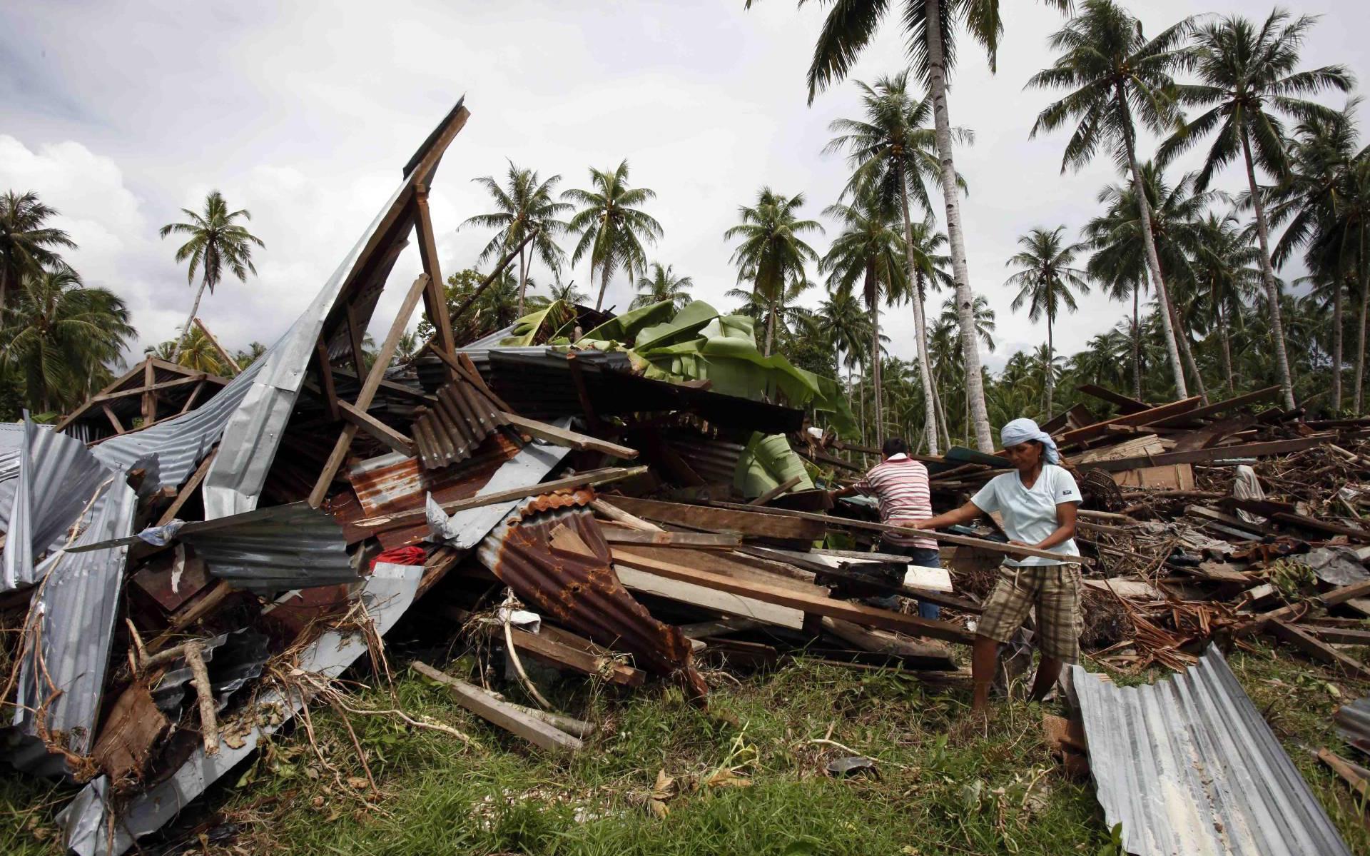Een dode en meerdere gewonden door krachtige aardbeving Sumatra