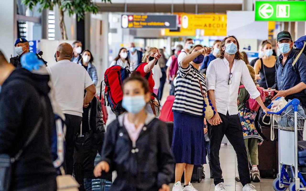 Duizenden reizigers worden getroffen. Duizenden reizigers worden getroffen.