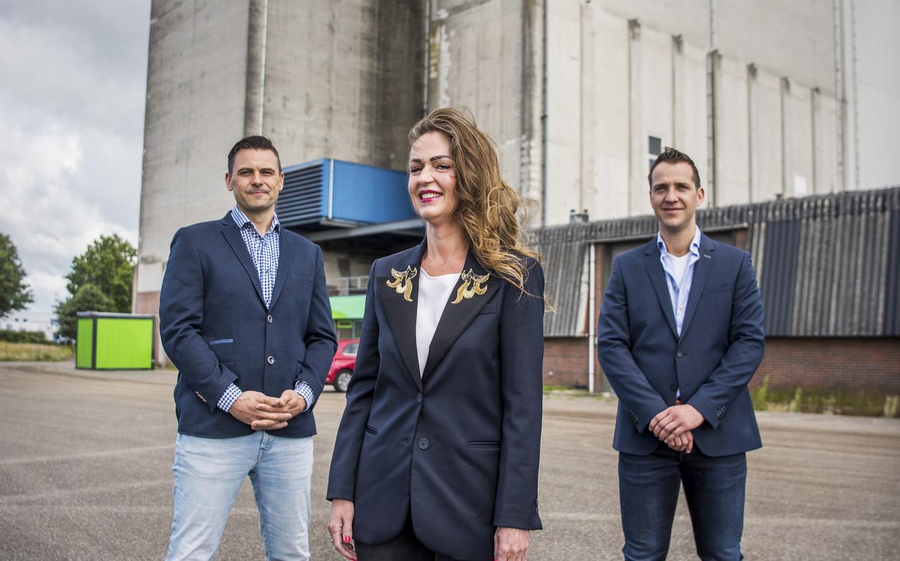 Eelkje Oldenburger, Louis Wittendorp en Harry Pot, de directie van Milling Company Europe bij de oude Agrifirmfabriek in Emmen. Eelkje Oldenburger, Louis Wittendorp en Harry Pot, de directie van Milling Company Europe bij de oude Agrifirmfabriek in Emmen.