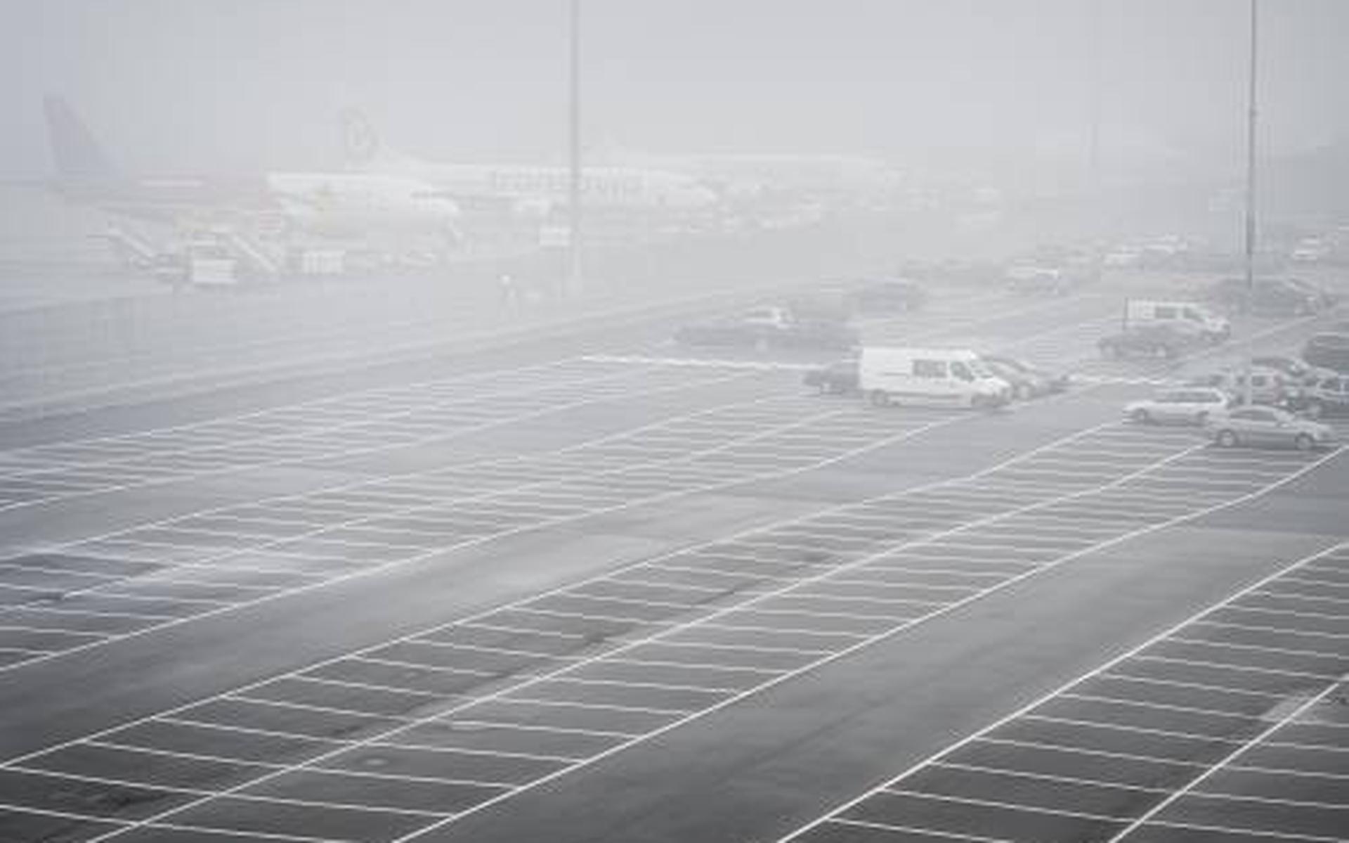 Vliegverkeer Eindhoven Airport Ontregeld Door Mist - Dagblad Van Het ...