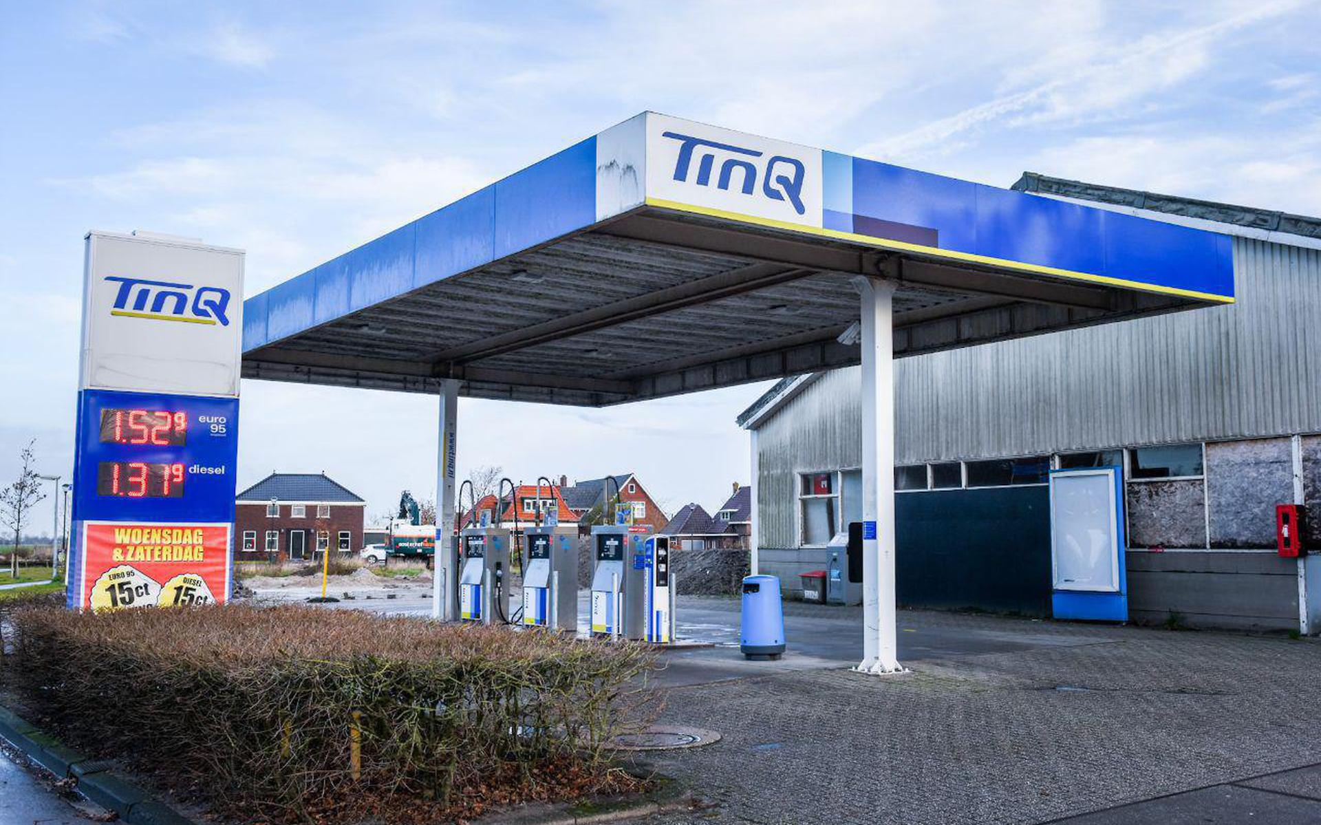 Scheur Verbonden Wat leuk Chauffeurs tanken water bij benzinepomp in Noordhorn - Dagblad van het  Noorden