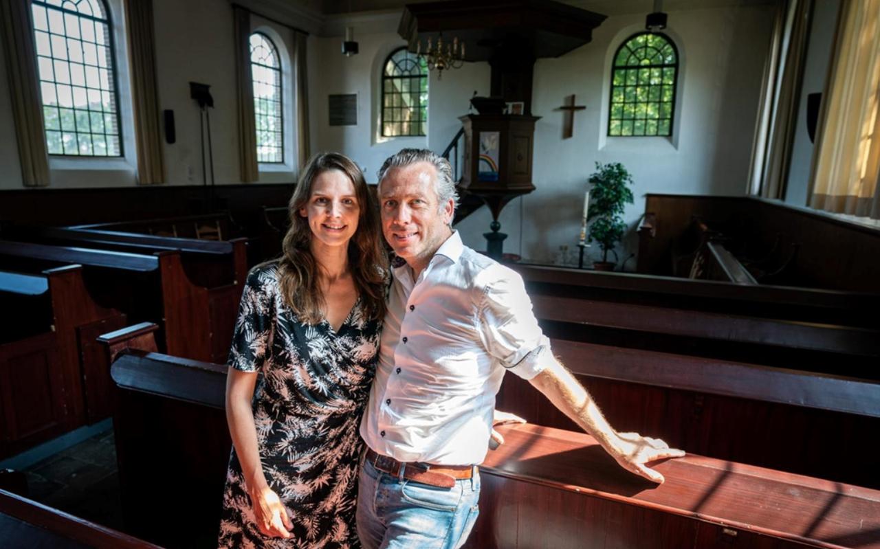 C-groot staat in de muziek voor hoop, leven en liefde en daarom kozen Elisabeth Hopman en Martijn Veenstra die naam voor hun festival. C-groot staat in de muziek voor hoop, leven en liefde en daarom kozen Elisabeth Hopman en Martijn Veenstra die naam voor hun festival.