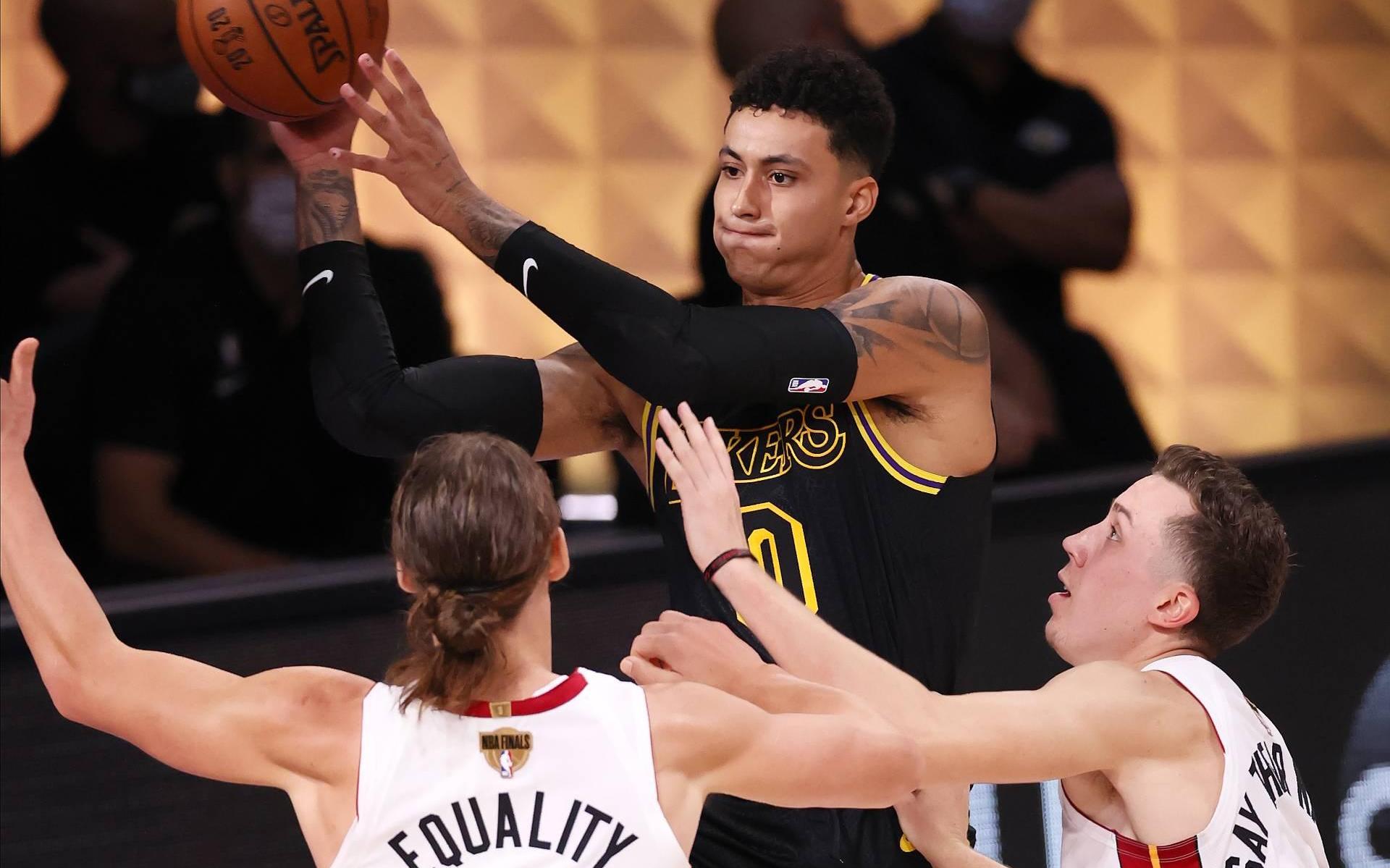Lakers willen NBA-titel binnenhalen in zwart shirt voor Bryant