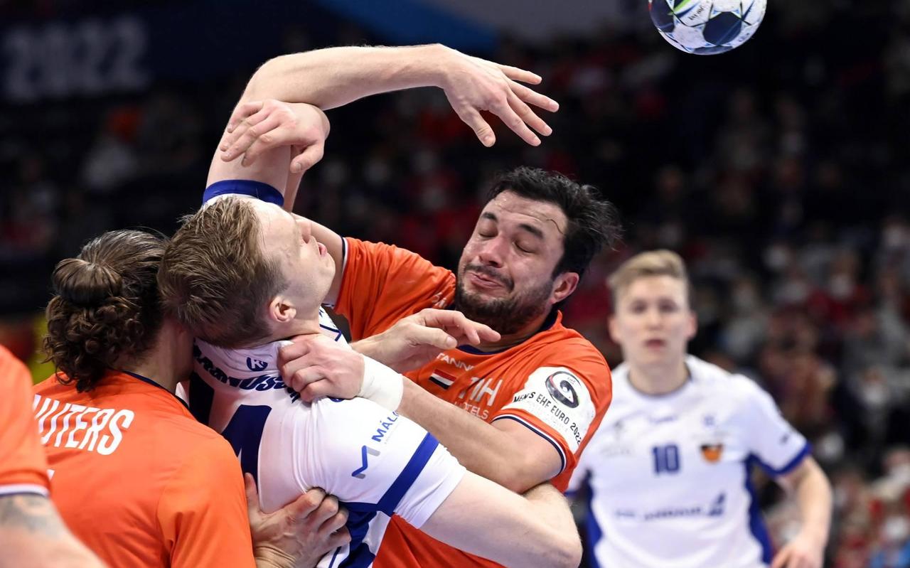 Handballers incasseren nipt verlies tegen IJsland op het EK. Handballers incasseren nipt verlies tegen IJsland op het EK.