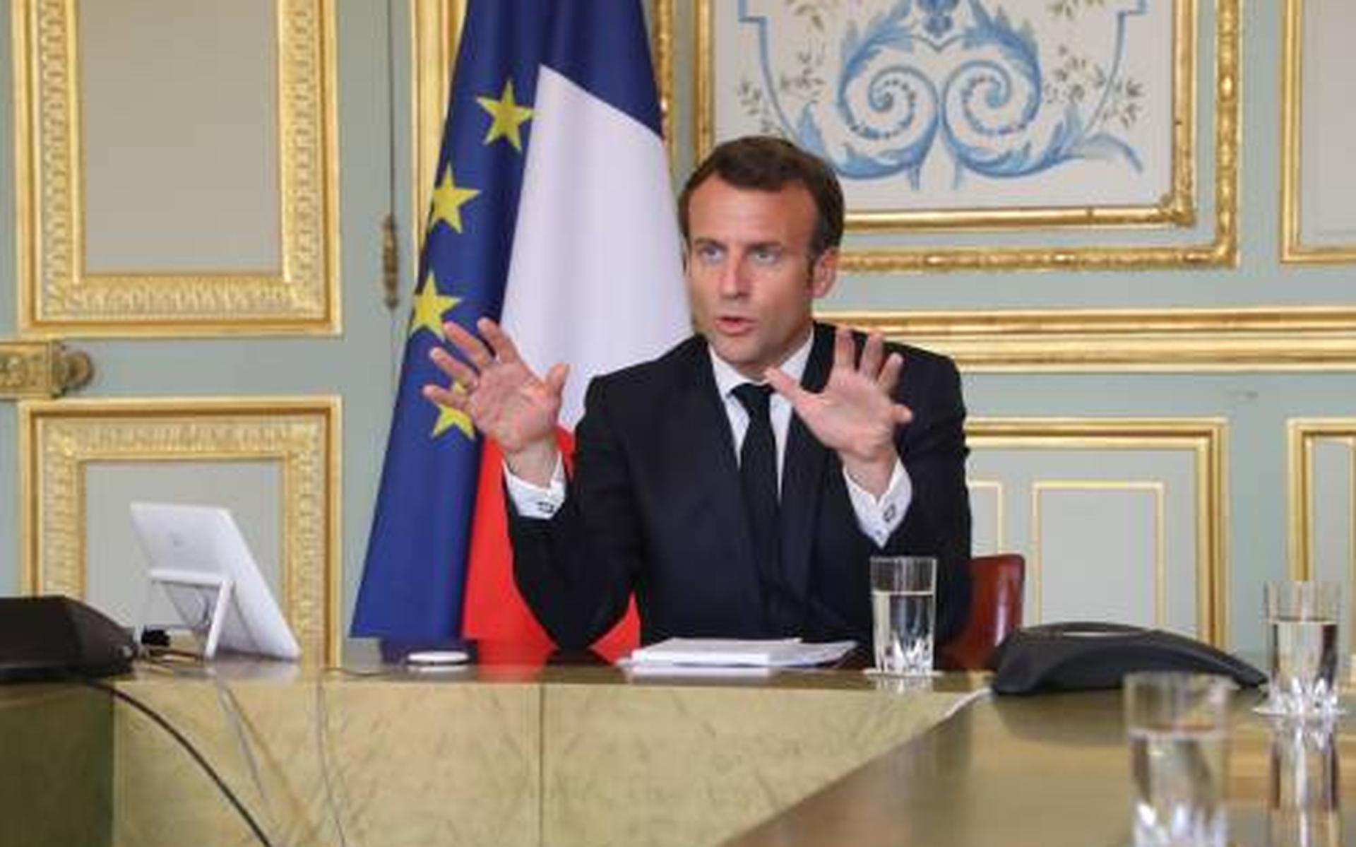 Macron wendt zich weer tot Fransen over gevaar coronavirus