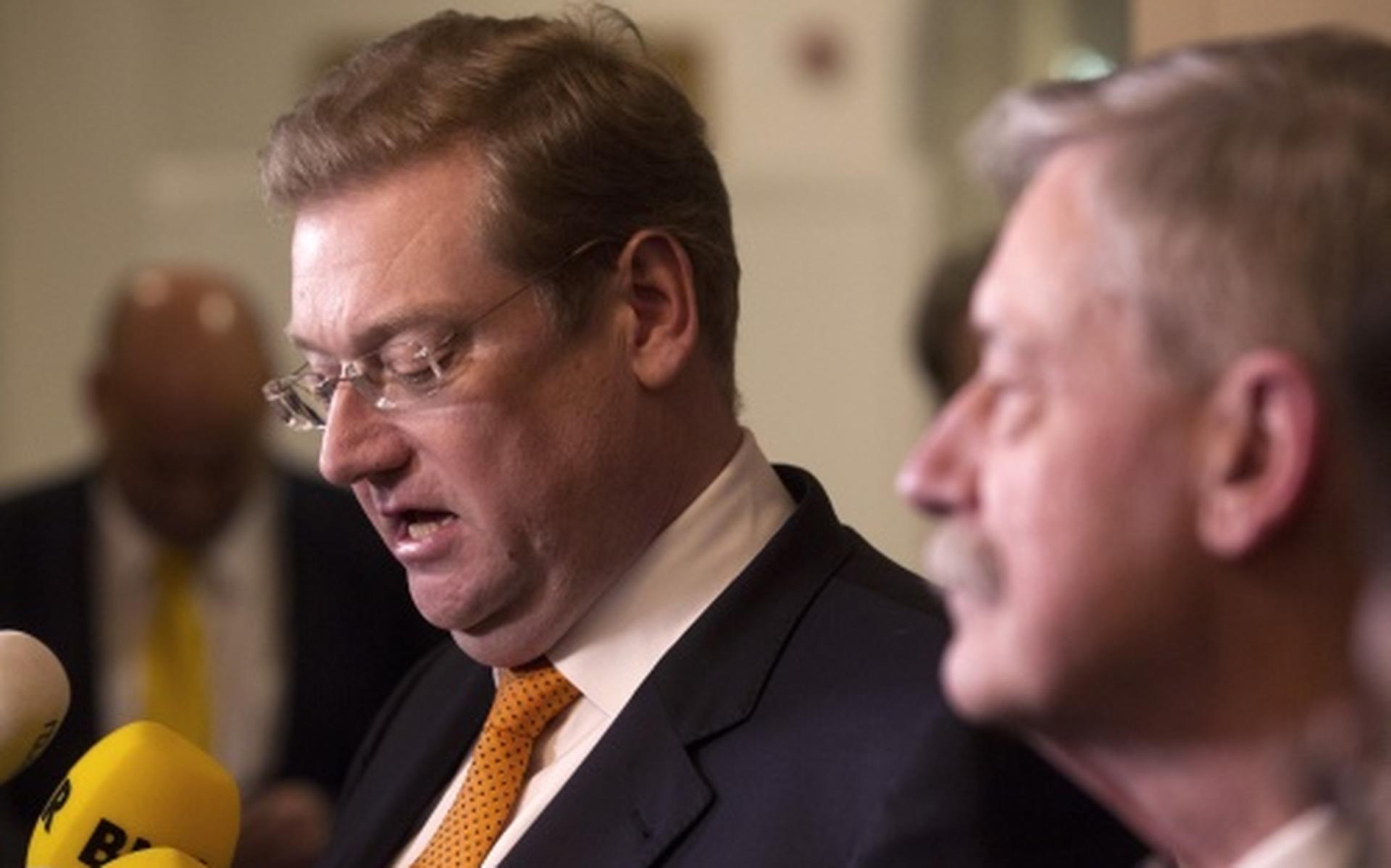 Van der Steur ook door het stof voor Kamer