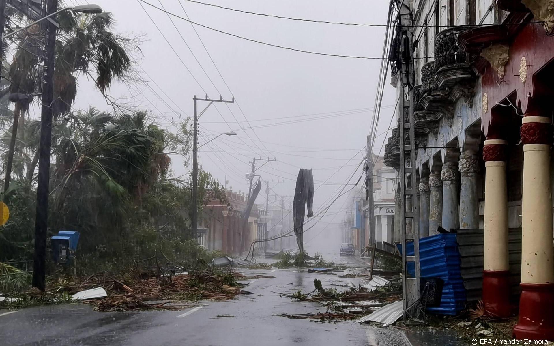 Ruim 2 miljoen huishoudens zonder stroom in Florida