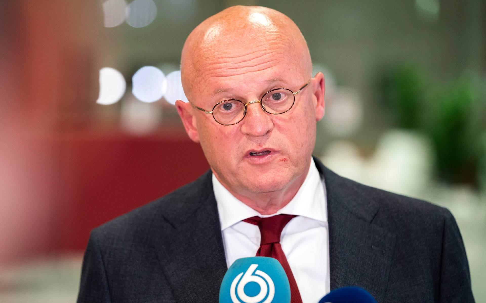 Kamer bespreekt coronamaatregelen en spijtbetuiging Grapperhaus