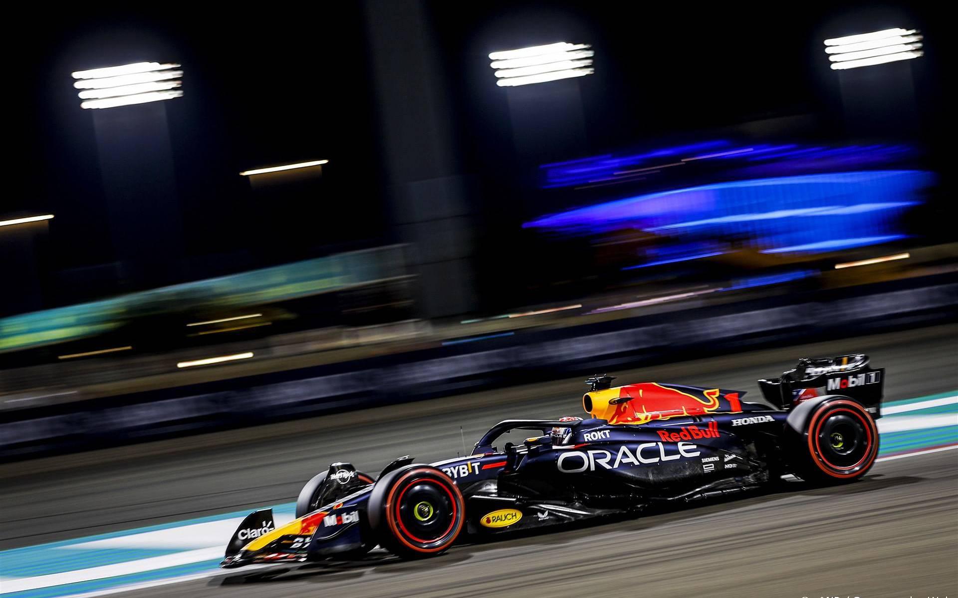 Verstappen pakt poleposition voor openingsrace in Bahrein