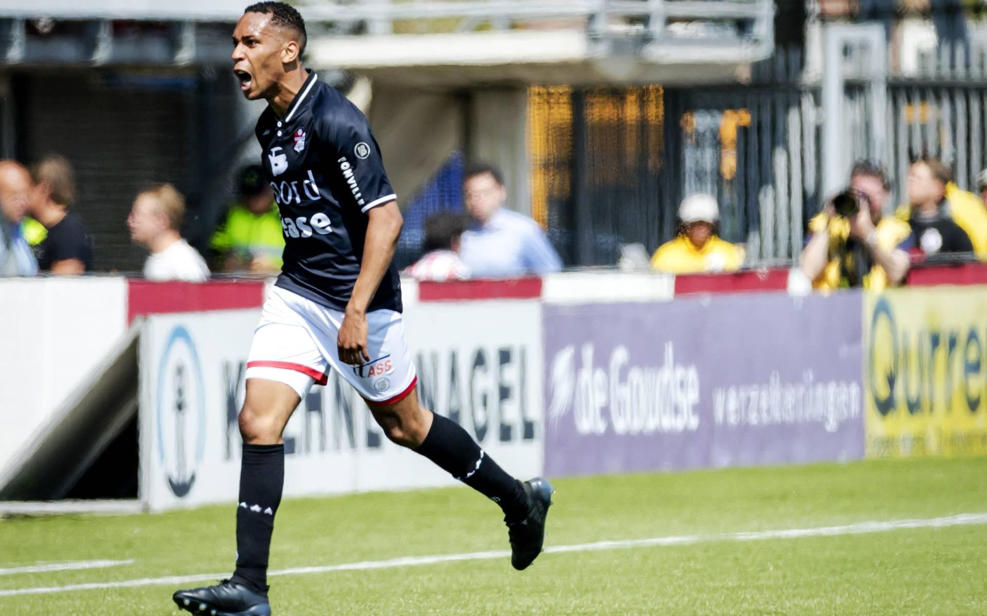 Michael Chacón, hier nog in het tenue van FC Emmen.
