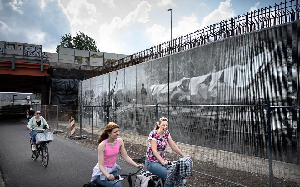 Historische Foto Van Zeilende Binnenvaartschepen Langs Fietspad Noord