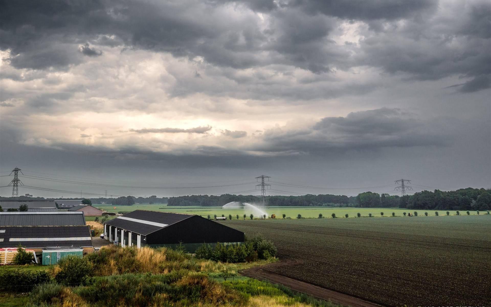 Code Geel In Drenthe En Groningen Vanwege Onweersbuien - Dagblad Van ...