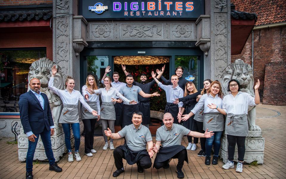 Restaurant Digibites aan het Gedempte Kattendiep in Groningen heet de gasten welkom na versoepelingen van coronamaatregelen.