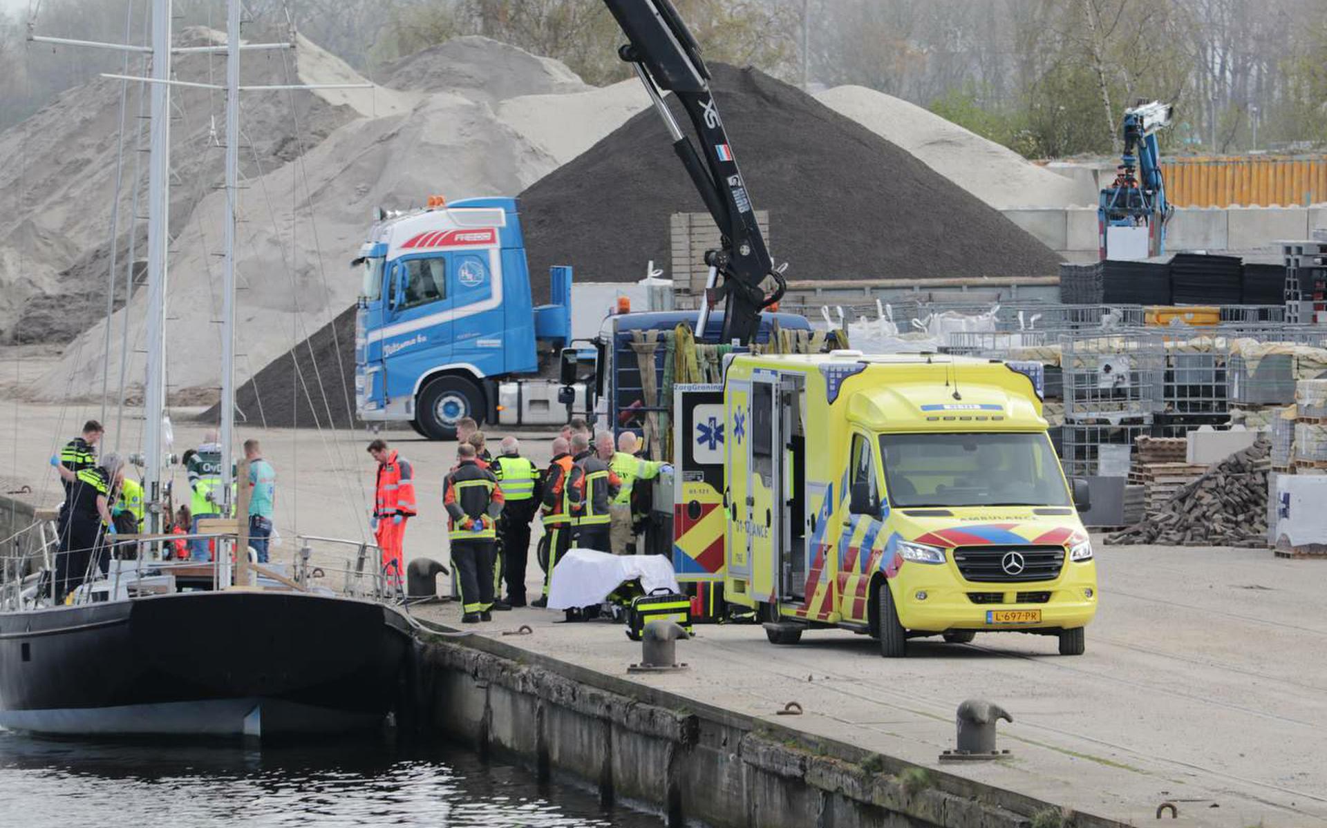 Ongeval op boot langs Bornholmstraat in Groningen.