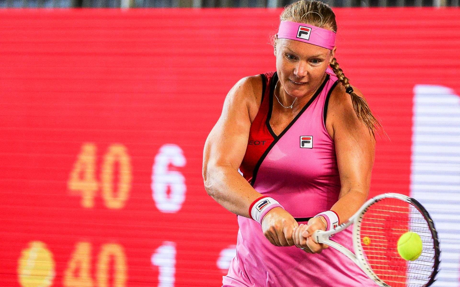 Tennisster Bertens levert op wereldranglijst plaats in