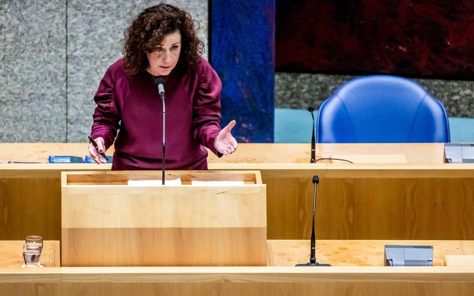 Van Engelshoven: vrouw heeft recht om veilig over straat te lopen