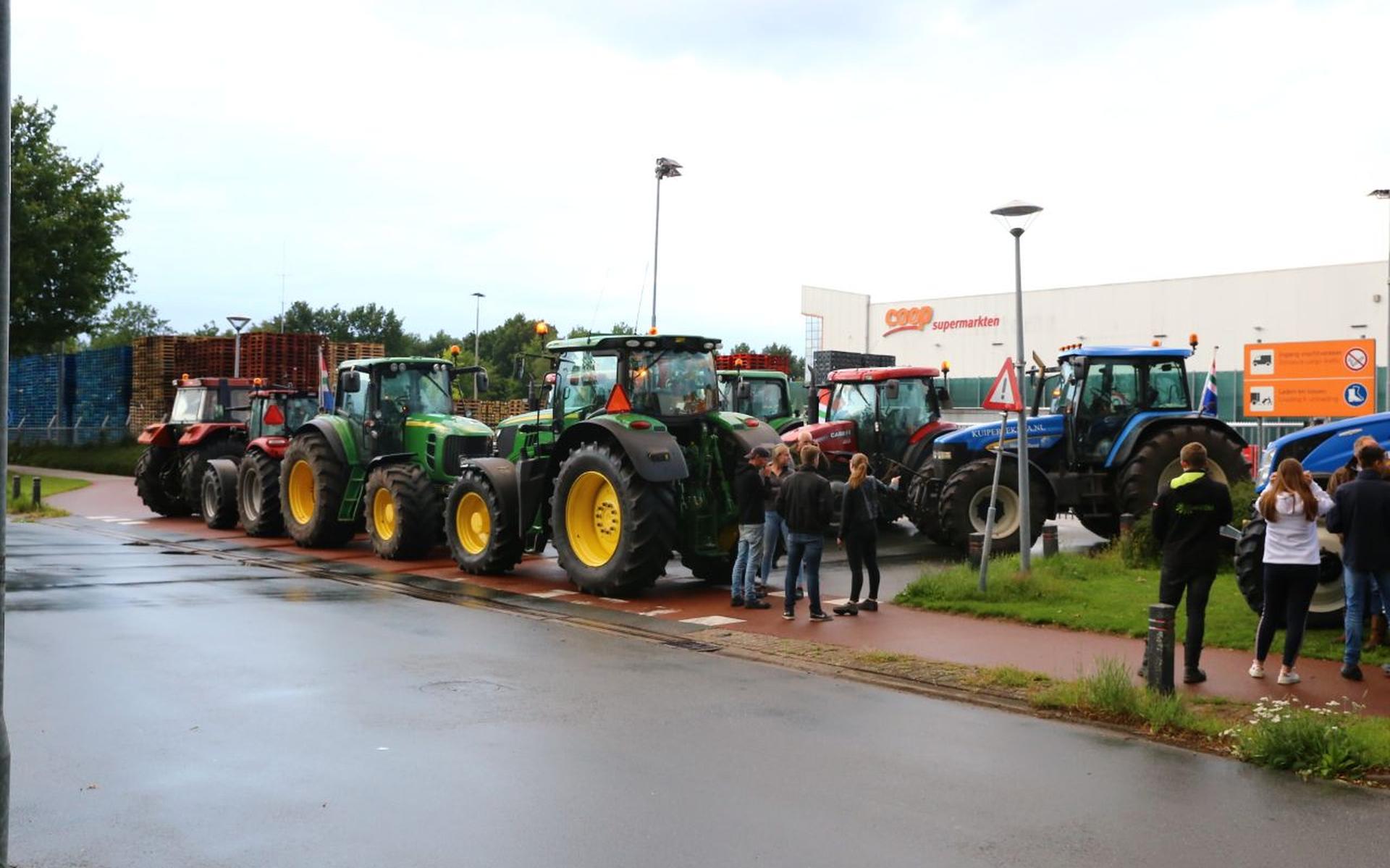 De trekkers voor de Coop in Gieten.