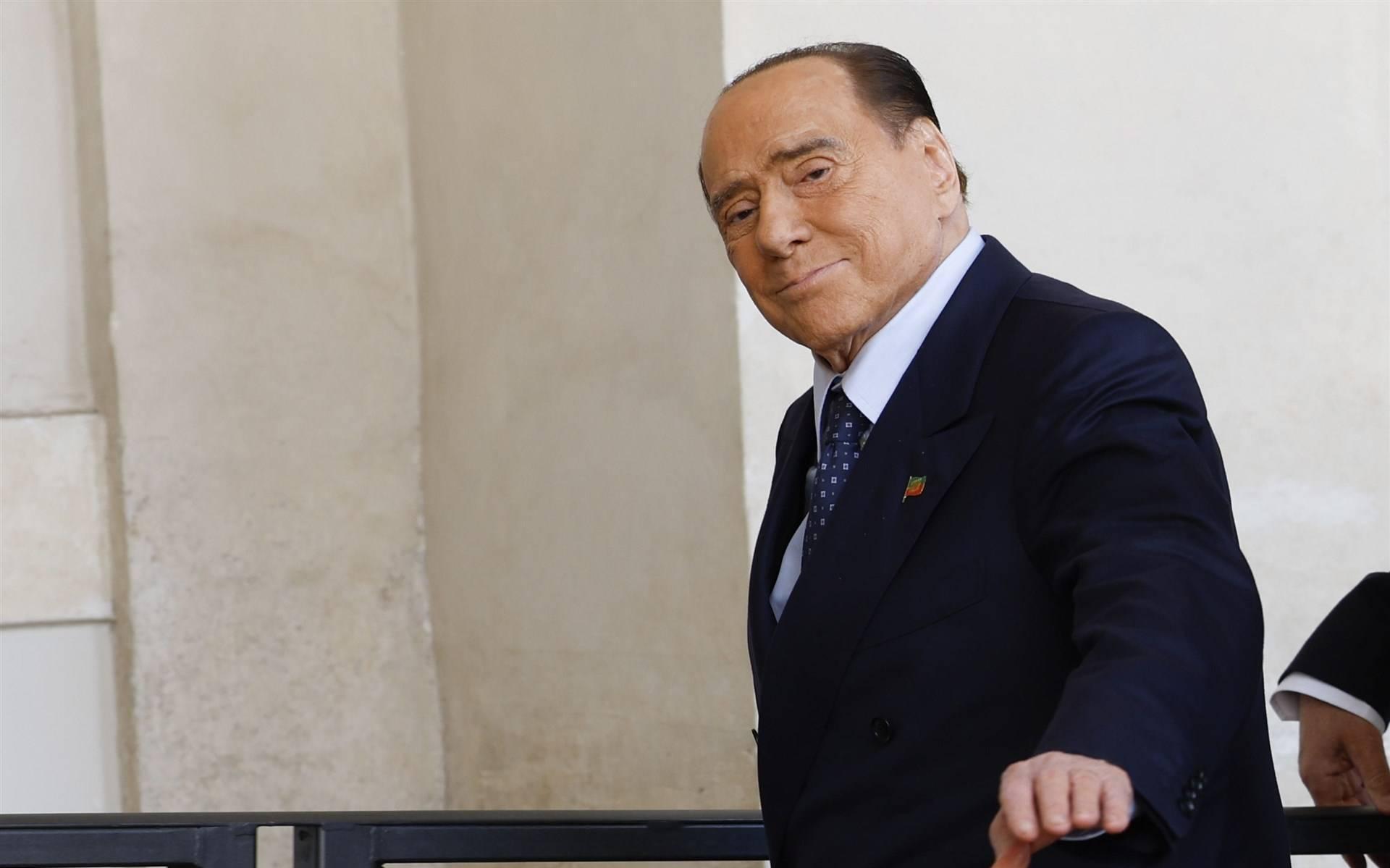 Muore l’ex primo ministro italiano Silvio Berlusconi (86 anni).