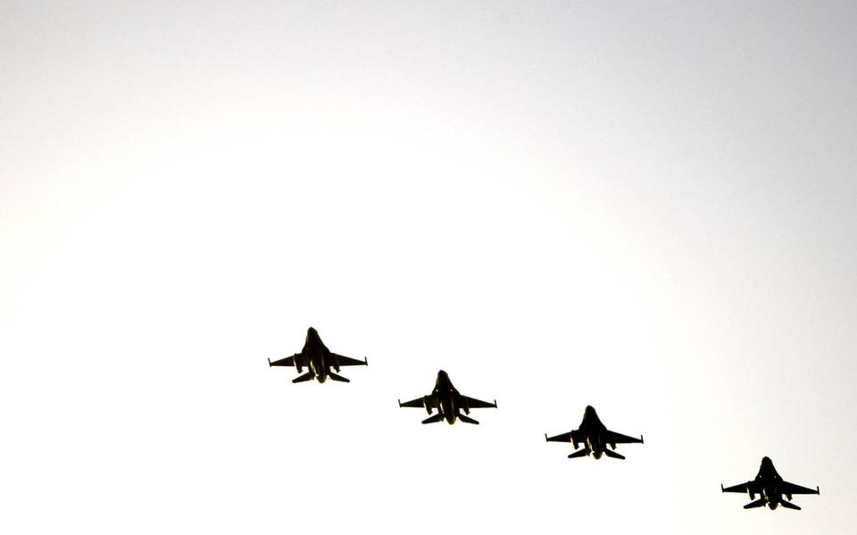 F16's jagen vandaag door de lucht boven Drenthe. 